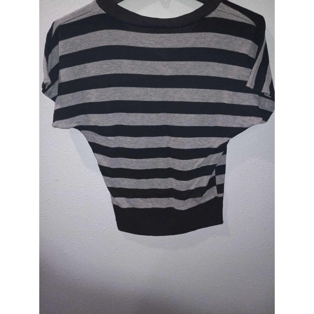 pretty good v-neck waist hugging black and gray top size medium